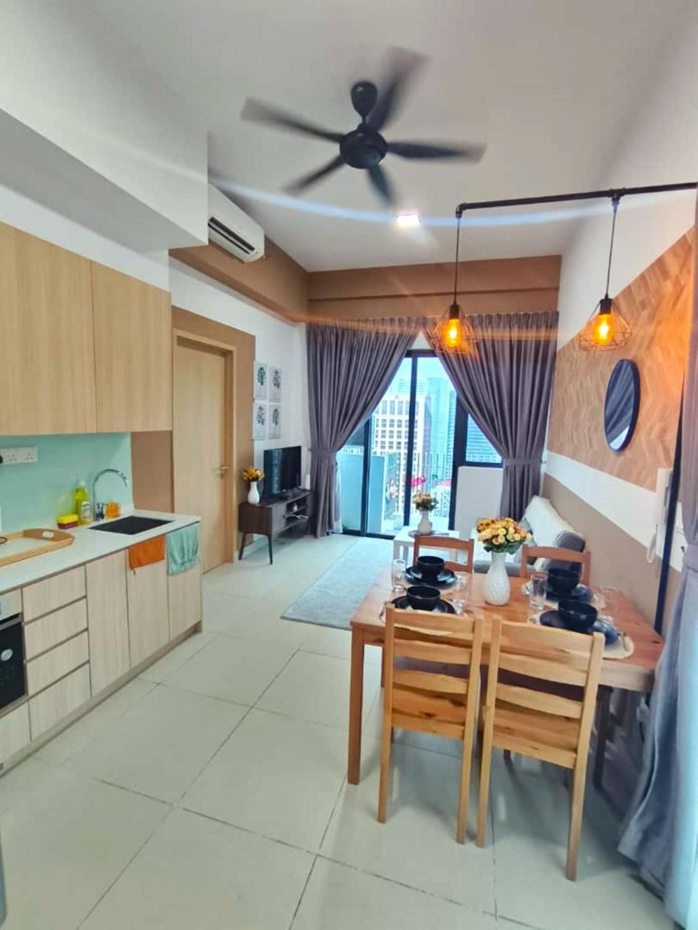 The Luxe Klcc By Cozy Apartment